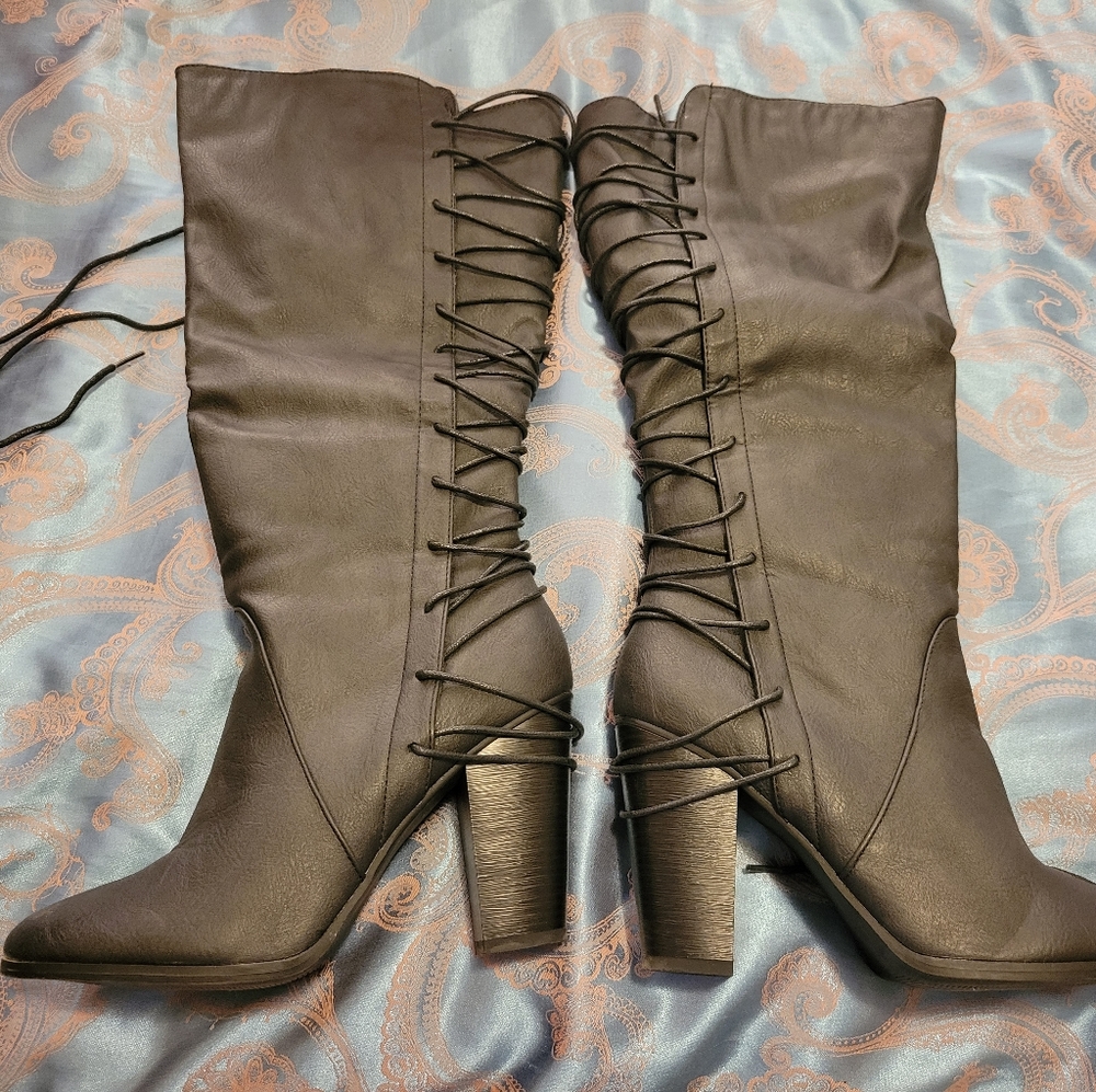 10W knee high boots black